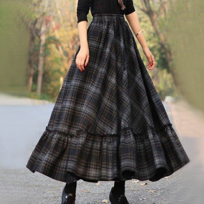 Jupe longue tartan femme noire et grise avec volant bas en tissu écossais