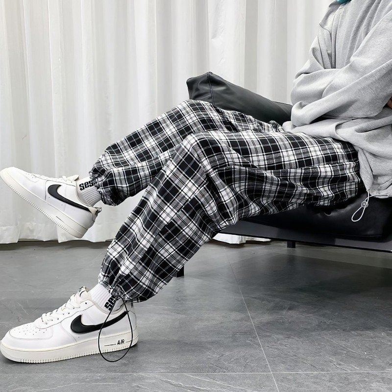 Pantalon Écossais à Carreaux Noir Et Blanc image 3