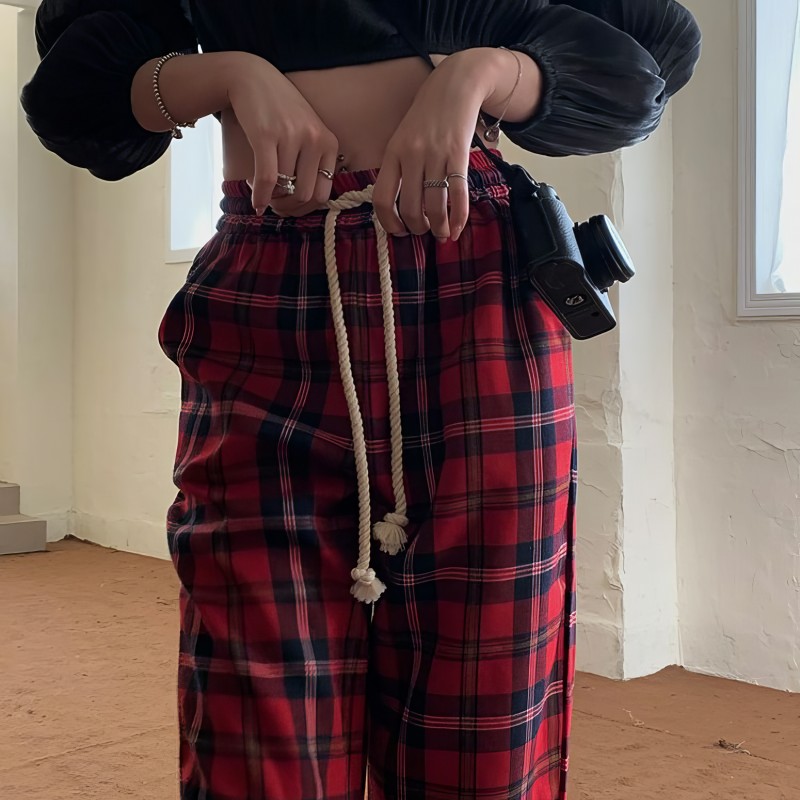 Pantalon pyjama femme rouge écossais en tissu tartan avec ceinture cordelette nouée