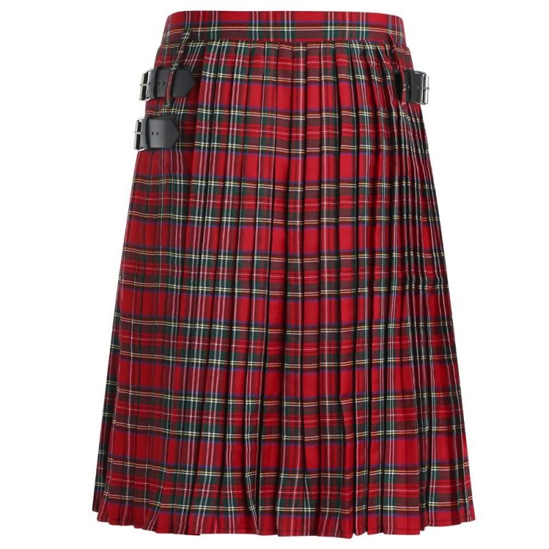 Kilt écossais traditionnel rouge et vert en tartan avec plis marqués et boucles latérales noires