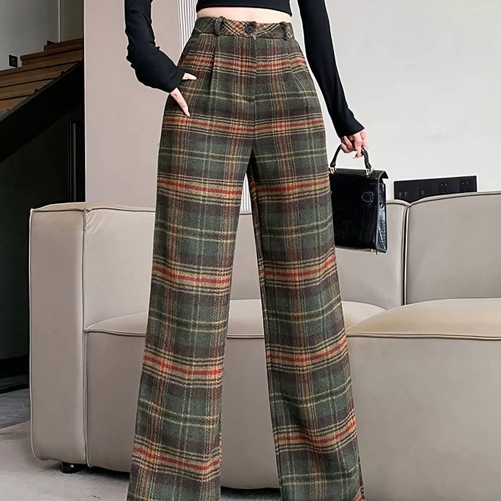 Pantalon ample femme en tissu écossais vert rouge et marron avec motif tartan, coupe droite et taille haute
