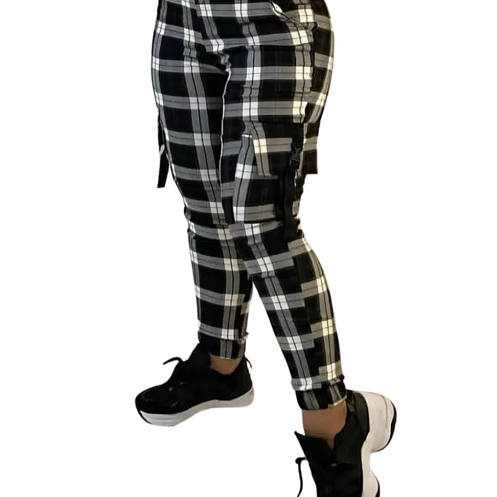 Pantalon cargo écossais à carreaux noir et blanc avec poches latérales et coupe ajustée
