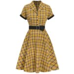Robe écossaise jaune à carreaux avec ceinture noire et manches courtes retroussées