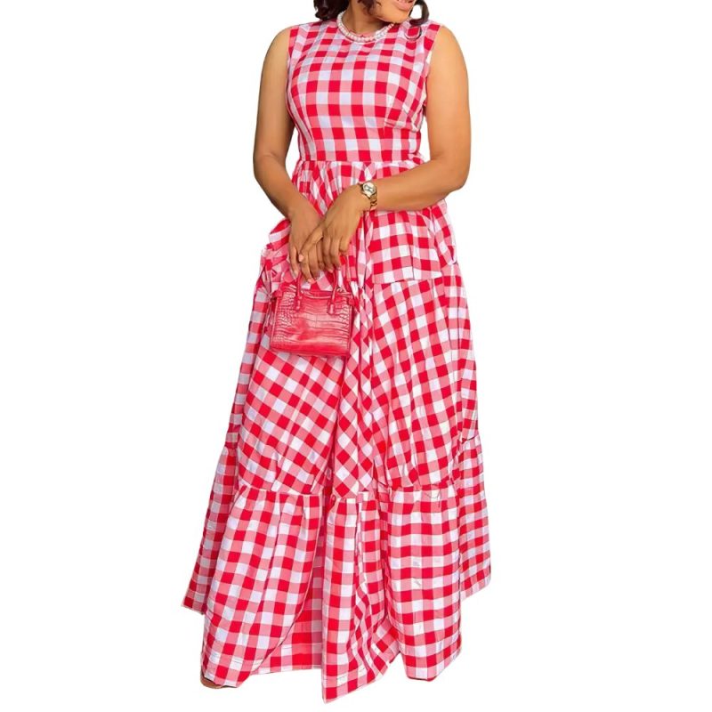 Robe longue écossaise vintage à carreaux rouge et blanc sans manches avec jupe ample et ceinture à la taille