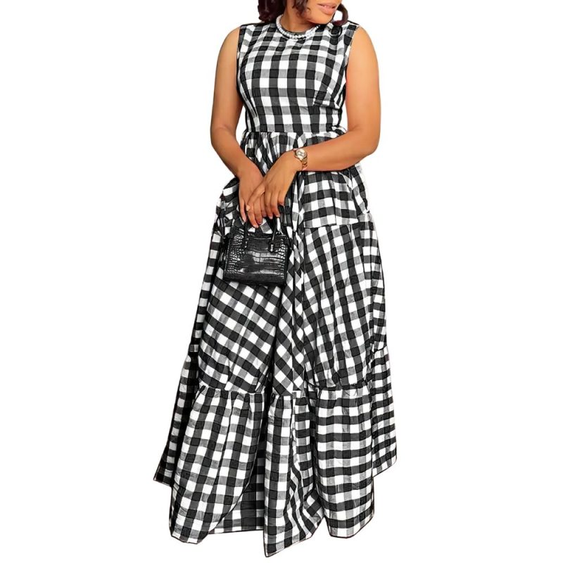 Robe longue vintage à carreaux noir et blanc sans manches avec jupe ample et volantée